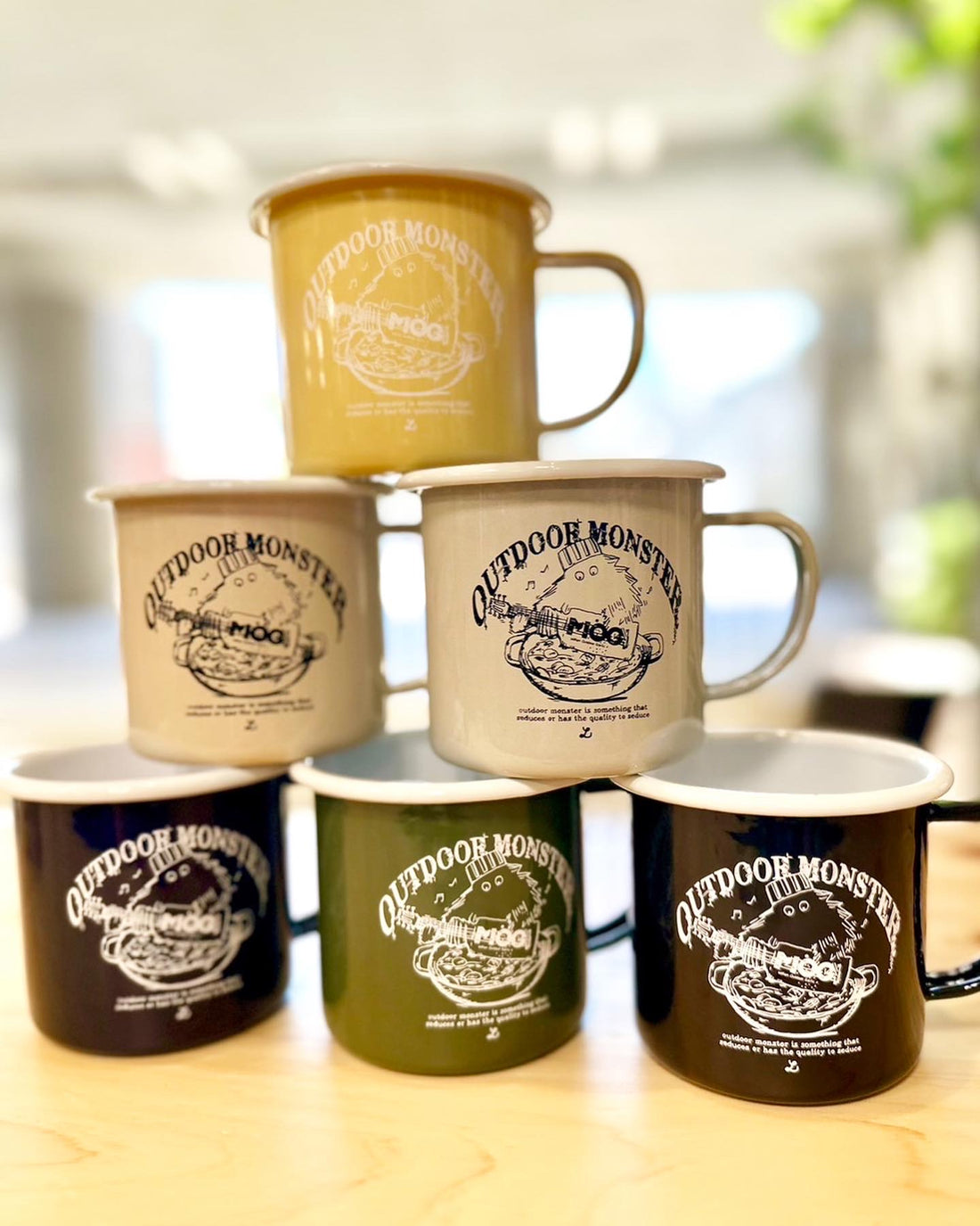 アウトドアモンスターガーリックボーイ ホーローマグカップ